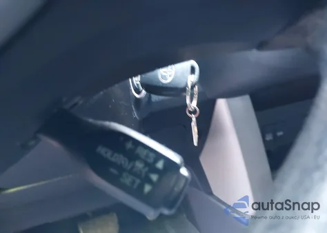 2018 Toyota Rav4 Le из США, поврежденный, VIN 2T3BFREV4JW831014